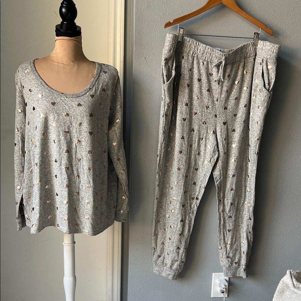 Lounge Set with Heart Pattern